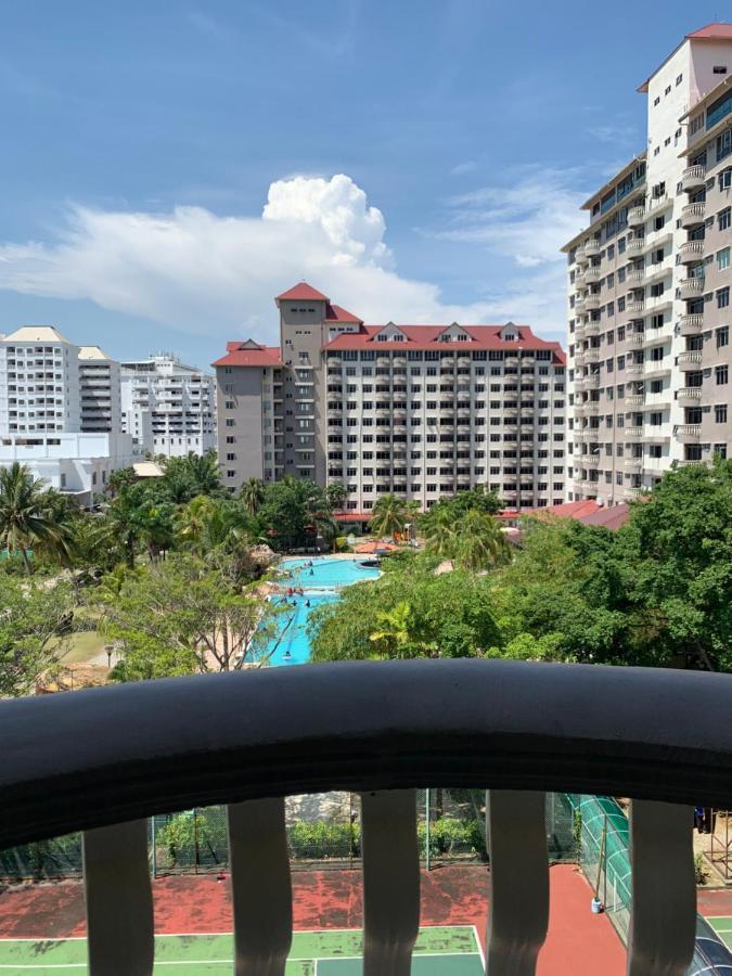 Port Dickson Glory Beach Resort Apartment 5Pax 3Br Exterior foto